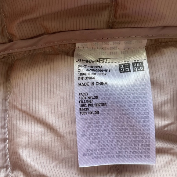 Uniqlo Women's light purple Puffer Vest - Picture 8 of 9